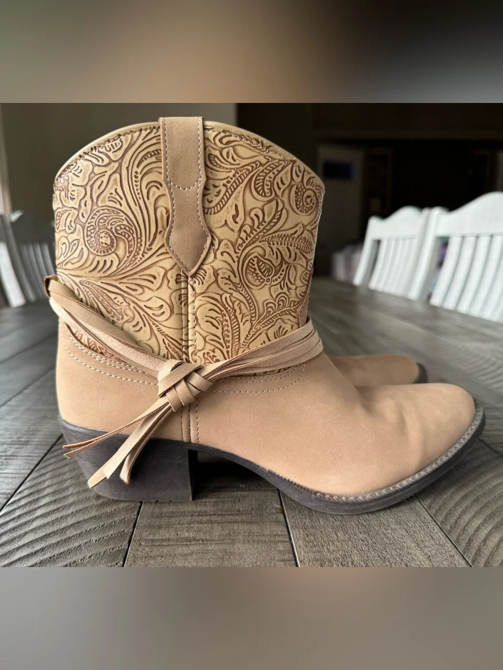 Dingo Valerie Floral Tooled Knotted Stap Western Ankle Booties Women’s Size 9